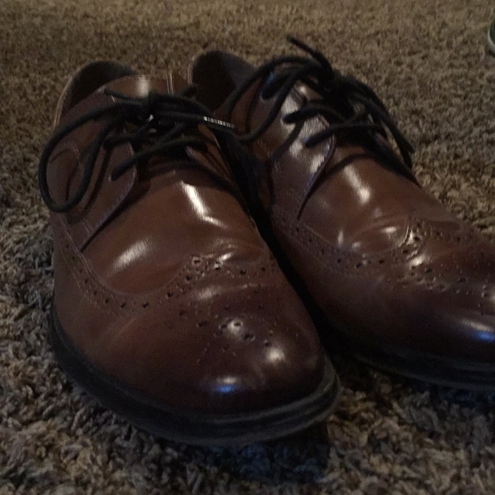 Dress shoes